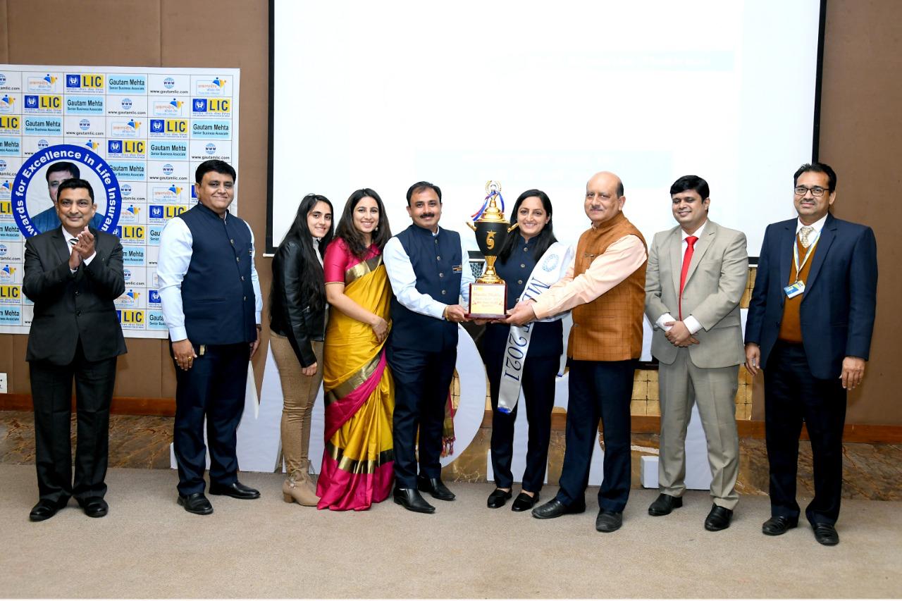 Honoring as MDRT 2021 by DM Sir at Madhubhan Resort Anand